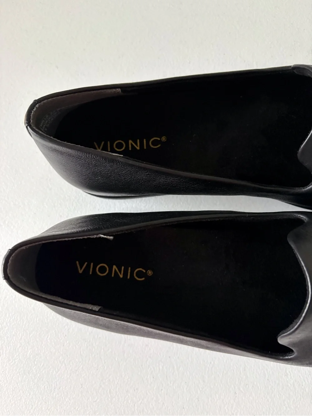 Vionic Willa‎ 2.0  9 Wide Black Leather Comfort Flats Arch Support Casual Office